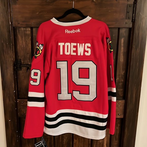 Chicago Blackhawks Toews Jersey - Picture 2 of 8